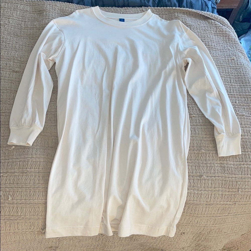 Old Navy Cream Long Sleeve Top